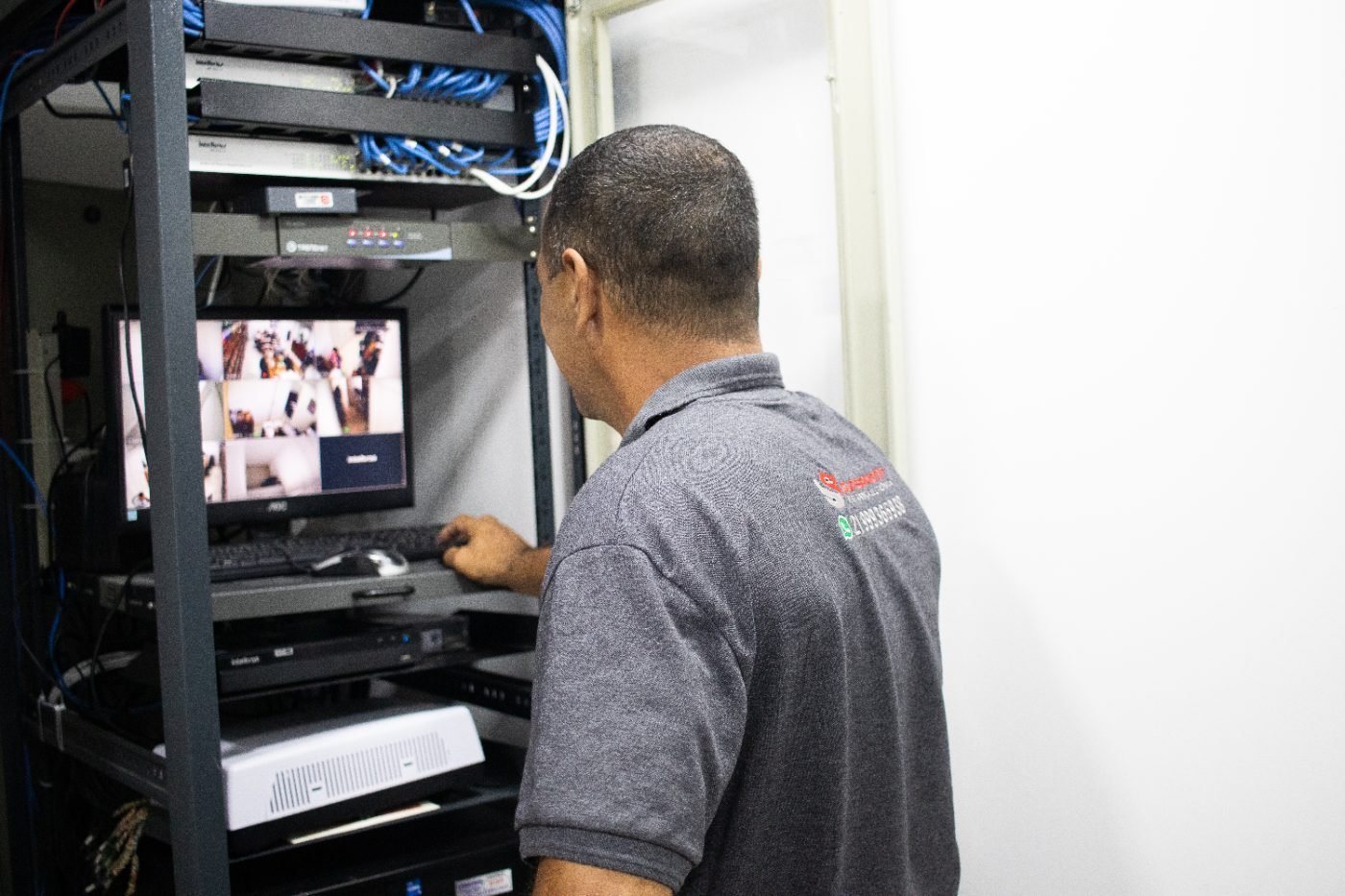 Manutenção de servidor de câmeras